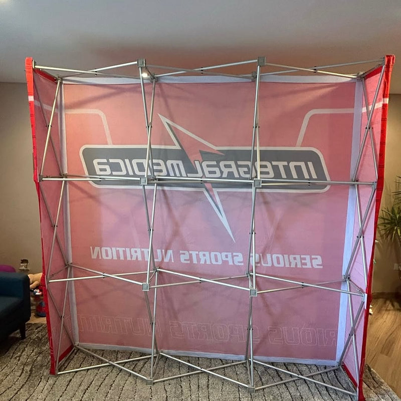 Backdrop Retrátil Personalizado – Estrutura de Aço inoxidavel